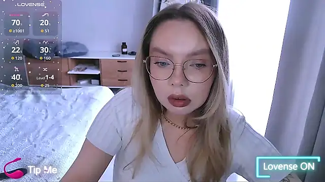 Snapshot of PolinaXXXXJones chatting on 03-10-26, 09:25 PolinaXXXXJones online show from 03-10-26, 09:25