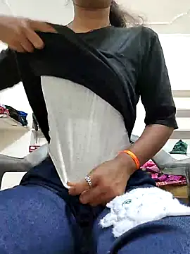 Snapshot of Isha_kumari_69 chatting on 02-21-26, 03:57 Isha kumari 69 online show from 02-21-26, 03:57