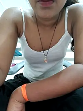 Snapshot of Isha_kumari_69 chatting on 02-26-26, 04:39 Isha kumari 69 online show from 02-26-26, 04:39