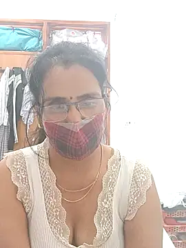 Snapshot of sanjana077 chatting on 04-01-26, 08:15 sanjana077 online show from 04-01-26, 08:15