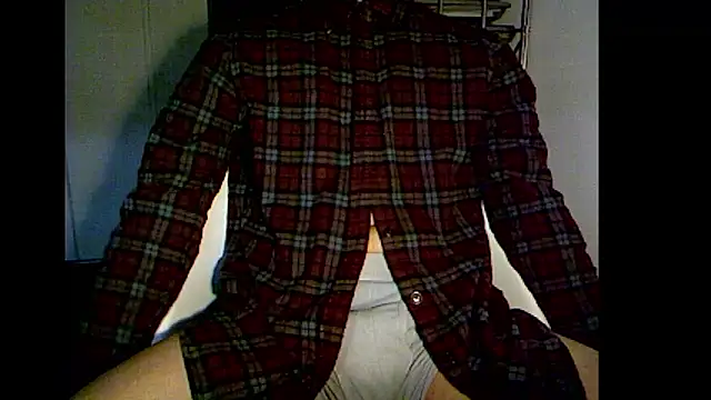 Snapshot of Taro070 chatting on 11-18-25, 04:28 Taro070 online show from 11-18-25, 04:28