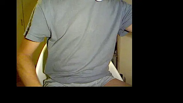 Snapshot of Taro070 chatting on 11-19-25, 02:06 Taro070 online show from 11-19-25, 02:06