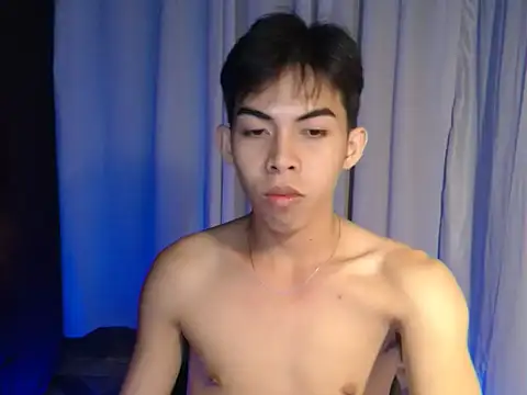 Urhotsilverboy online show from 03-04-26, 02:01