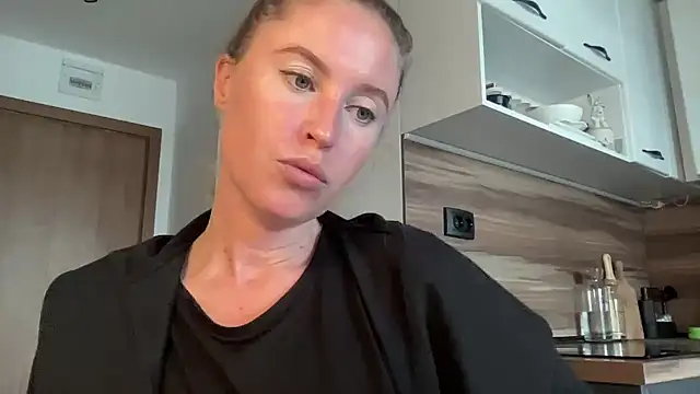 Ameli8 online show from 11-19-25, 12:16