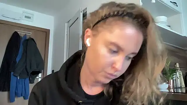 Ameli8 online show from 02-12-26, 01:06