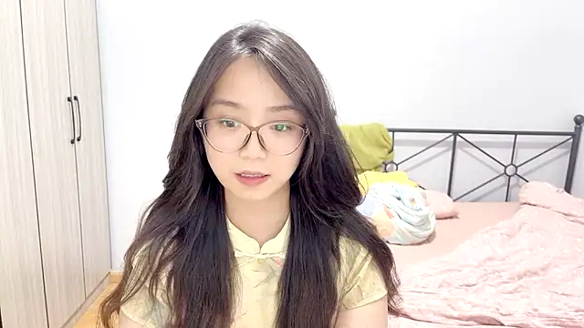 Hmm 0303 online show from 05-10-26, 04:34