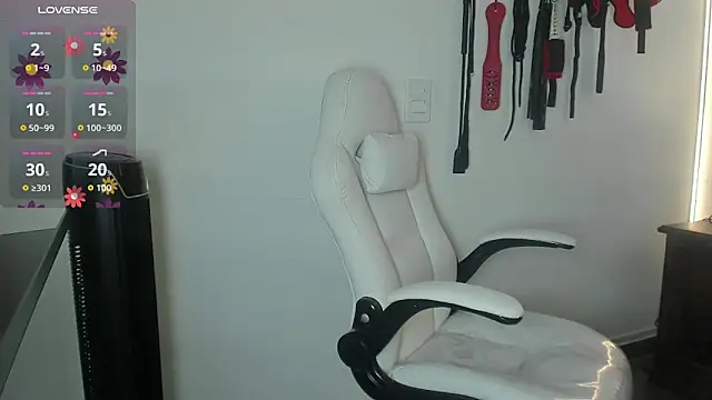 Snapshot of _brianna11 chatting on 11-06-25, 01:01 brianna11 online show from 11-06-25, 01:01