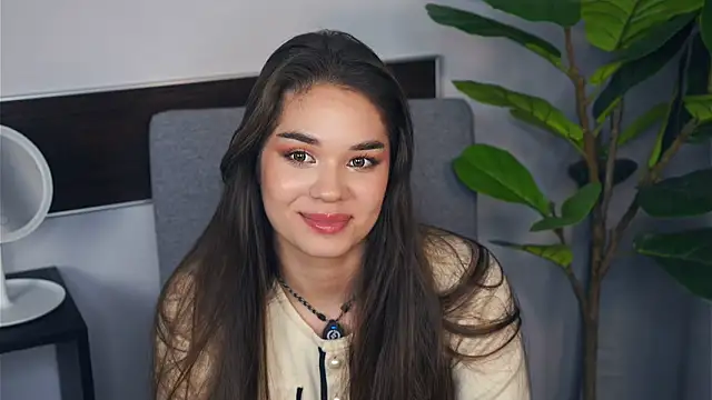 Snapshot of JanelKofron chatting on 11-08-25, 01:55 JanelKofron online show from 11-08-25, 01:55