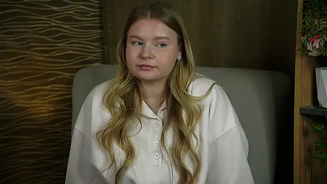 Snapshot of TorieDeeb chatting on 11-06-25, 06:03 TorieDeeb online show from 11-06-25, 06:03