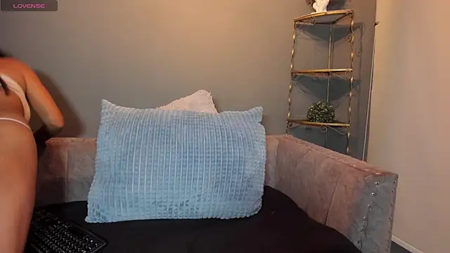 Niina26 online show from 11-21-25, 03:49