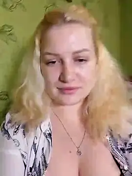 Snapshot of Steshaa chatting on 11-06-25, 08:43 Steshaa online show from 11-06-25, 08:43