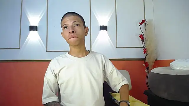 Tessachains 2  online show from 11-26-25, 02:45