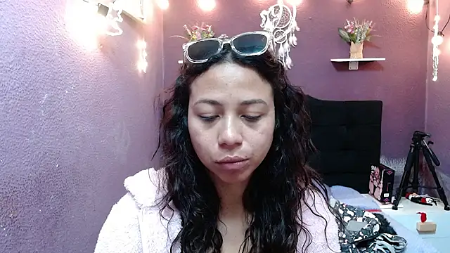 monika 256 online show from 12-15-25, 01:48