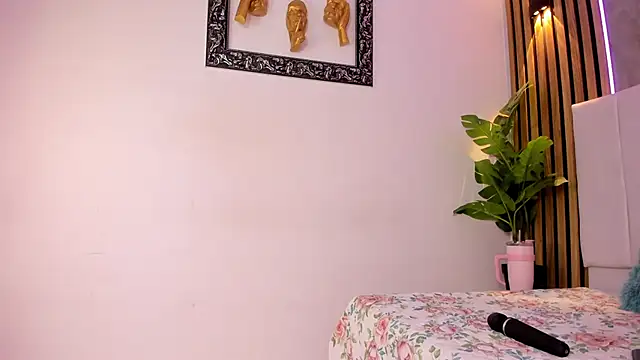 Snapshot of Carlotta_de_velour chatting on 02-27-26, 04:56 Carlotta de velour online show from 02-27-26, 04:56