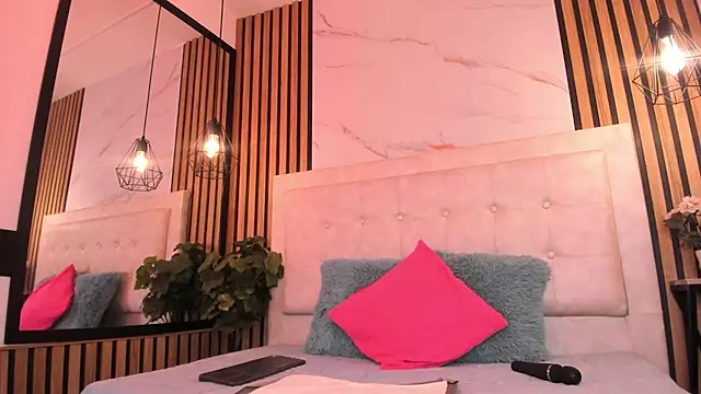 Snapshot of Carlotta_de_velour chatting on 02-28-26, 11:06 Carlotta de velour online show from 02-28-26, 11:06