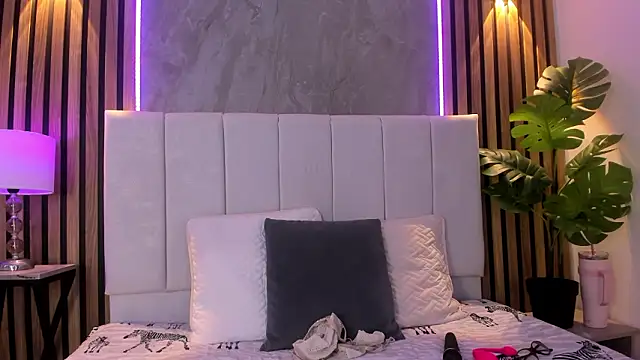 Snapshot of Carlotta_de_velour chatting on 03-14-26, 03:12 Carlotta de velour online show from 03-14-26, 03:12