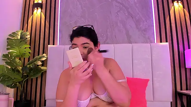 Snapshot of Carlotta_de_velour chatting on 03-24-26, 03:11 Carlotta de velour online show from 03-24-26, 03:11