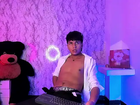 Valentino Lane online show from 02-09-26, 06:06