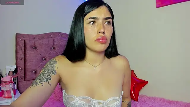 charlothe942 online show from 02-12-26, 12:05