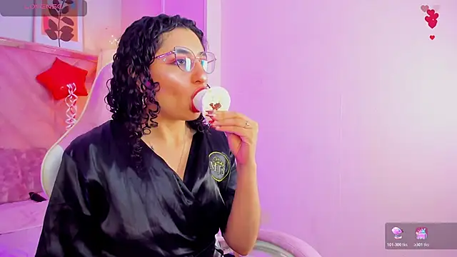 Snapshot of DemiJones_ chatting on 02-15-26, 04:42 DemiJones online show from 02-15-26, 04:42