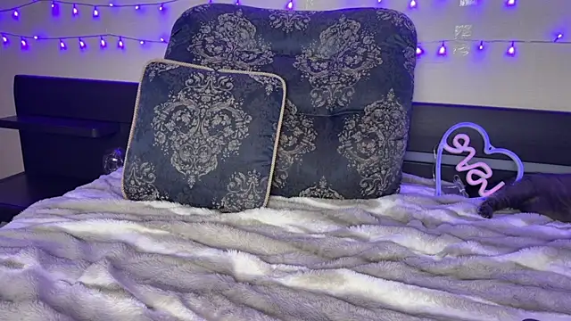 Fantasy Moonlightt online show from 12-19-25, 12:23