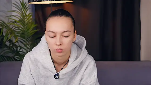 IvetteZermeno online show from 11-11-25, 10:37