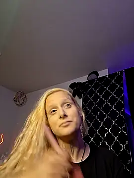Snapshot of GemmaJustice1127 chatting on 07-14-26, 04:13 GemmaJustice1127 online show from 07-14-26, 04:13