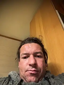 miguel910921 online show from 02-04-26, 08:47