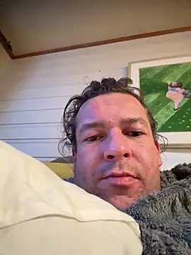 miguel910921 online show from 02-05-26, 03:27