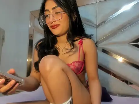 HannaLis online show from 12-15-25, 04:28