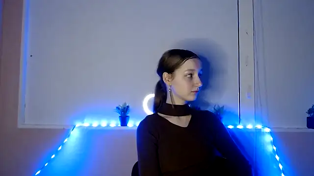 Curlyyy Girl online show from 11-07-25, 03:01