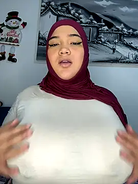 Snapshot of sweetmuslim01 chatting on 12-01-24, 04:29 sweetmuslim01 online show from 12-01-24, 04:29