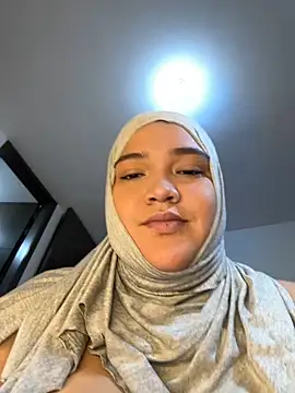 Snapshot of sweetmuslim01 chatting on 03-11-25, 12:54 sweetmuslim01 online show from 03-11-25, 12:54