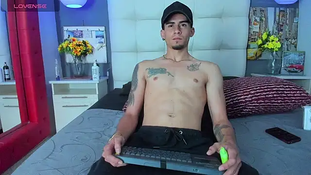 Sharon Tyga20 online show from 11-14-25, 02:27