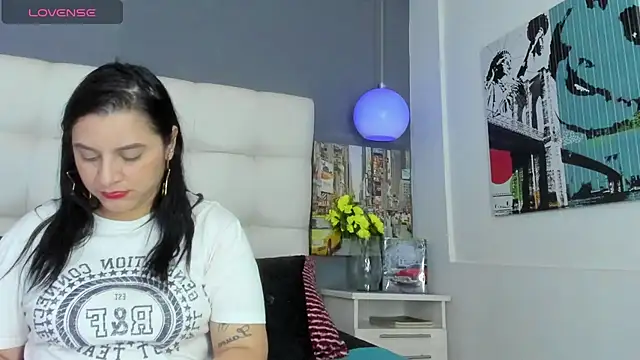 Sharon Tyga20 online show from 11-19-25, 08:09