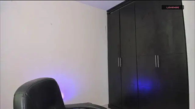 LilyGarcia online show from 11-10-25, 04:17