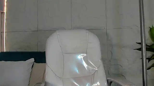 EmmilyEvanss online show from 02-10-26, 04:27