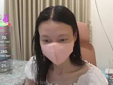 Lil-Cherries online show from 11-23-25, 10:59