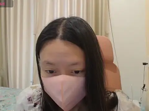 Lil-Cherries online show from 12-21-25, 05:25