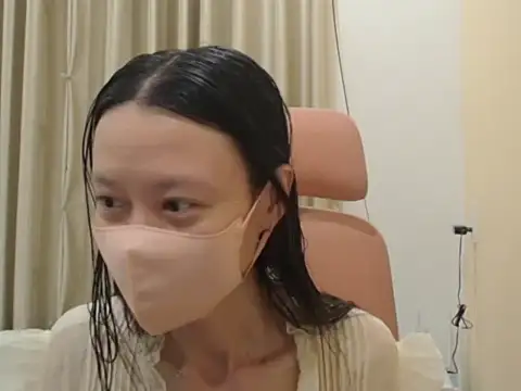 Snapshot of Lil-Cherries chatting on 04-14-26, 01:50 Lil-Cherries online show from 04-14-26, 01:50