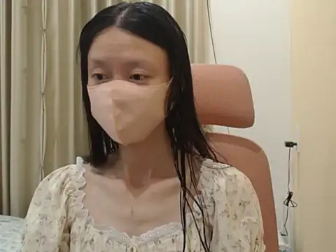 Snapshot of Lil-Cherries chatting on 04-16-26, 03:35 Lil-Cherries online show from 04-16-26, 03:35