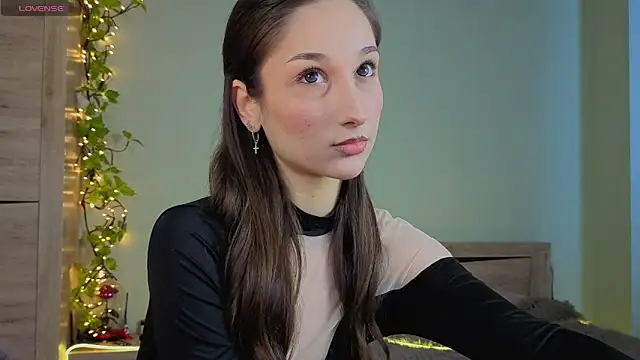 Snapshot of VYBEON chatting on 04-02-26, 10:24 VYBEON online show from 04-02-26, 10:24