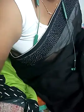 Snapshot of Rathi_telugu_couple chatting on 03-02-26, 04:14 Rathi telugu couple online show from 03-02-26, 04:14