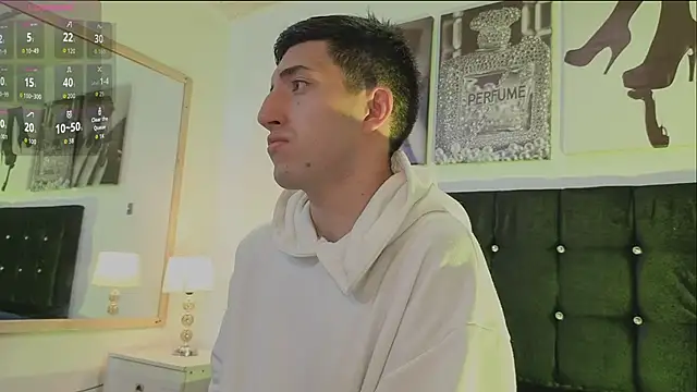 Snapshot of Un_Sluttyy chatting on 03-11-26, 11:38 Un Sluttyy online show from 03-11-26, 11:38