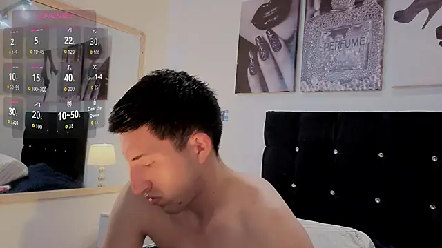 Snapshot of Un_Sluttyy chatting on 03-14-26, 11:26 Un Sluttyy online show from 03-14-26, 11:26