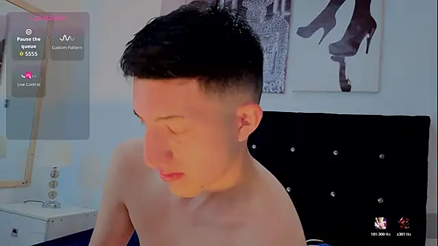 Snapshot of Un_Sluttyy chatting on 03-18-26, 11:24 Un Sluttyy online show from 03-18-26, 11:24