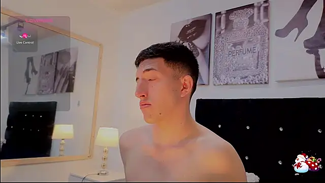 Snapshot of Un_Sluttyy chatting on 03-23-26, 12:31 Un Sluttyy online show from 03-23-26, 12:31