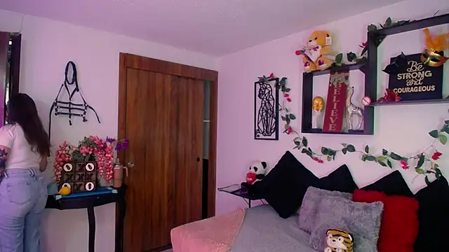 Snapshot of Cata_lover1 chatting on 02-03-26, 12:43 Cata lover1 online show from 02-03-26, 12:43