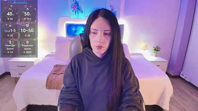 Neo sarah  online show from 06-18-26, 03:29