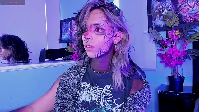 luxiel  online show from 11-20-25, 07:35